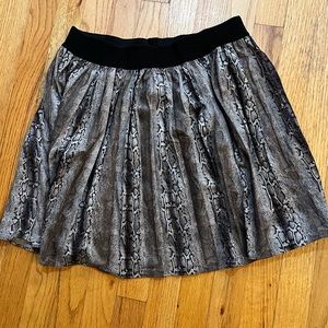 Entro Pleated Snakeskin Print Skirt, Size L Large